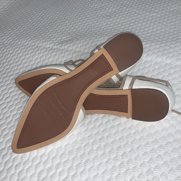 Franco Sarto white and beige cutout flats - Picture 4 of 4